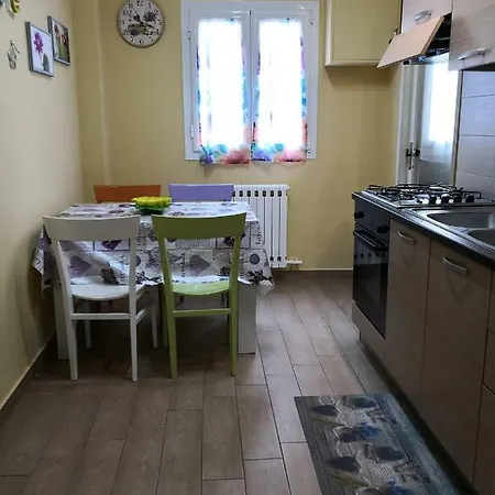 아파트 Corso Italia 83 *